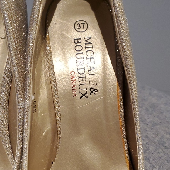 MICHALE & BOURDEUX Gold glitter peep toe pumps👠 - Picture 3 of 4